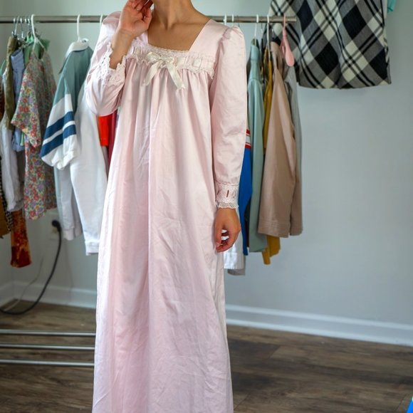 Komar Kids Other - Komar Vintage Nightgown Medium Pink Shiny Lace